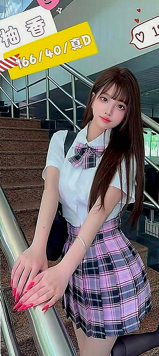 六龜按摩外送：雪蓮 |幼教老師|170cm|50kg|E罩杯|19歲|粉嫩小騷穴汁多滑潤，大肉棒抽插有力   樣貌: 淫眼幼齒粉嫩嫩, 眼神好誘惑