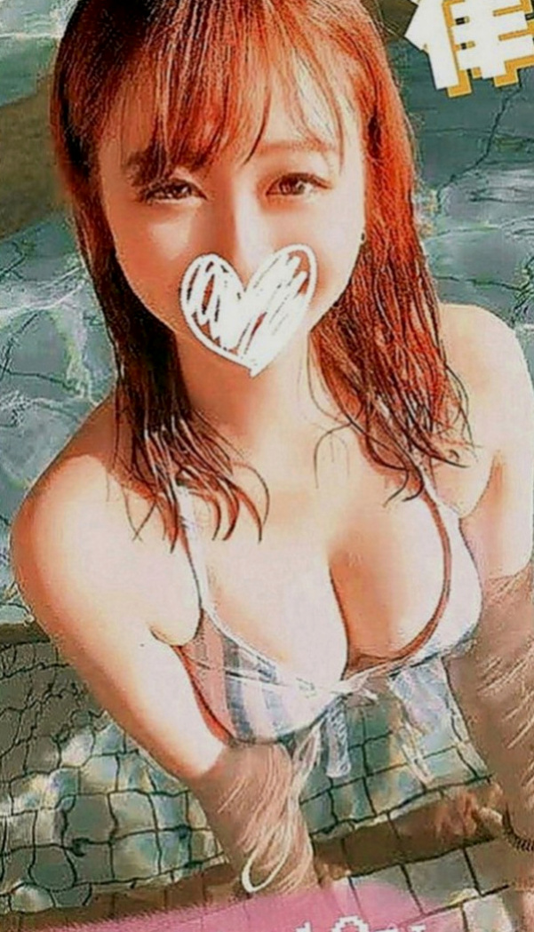 麻豆外出：信宏 |小模兼職|167cm|51kg|C罩杯|18歲|小騷包琪琪又出來咯 ！她好喜歡吃哥哥的肉棒  而且氣質型蠻漂亮的 說妹妹很騷 很色 哈哈